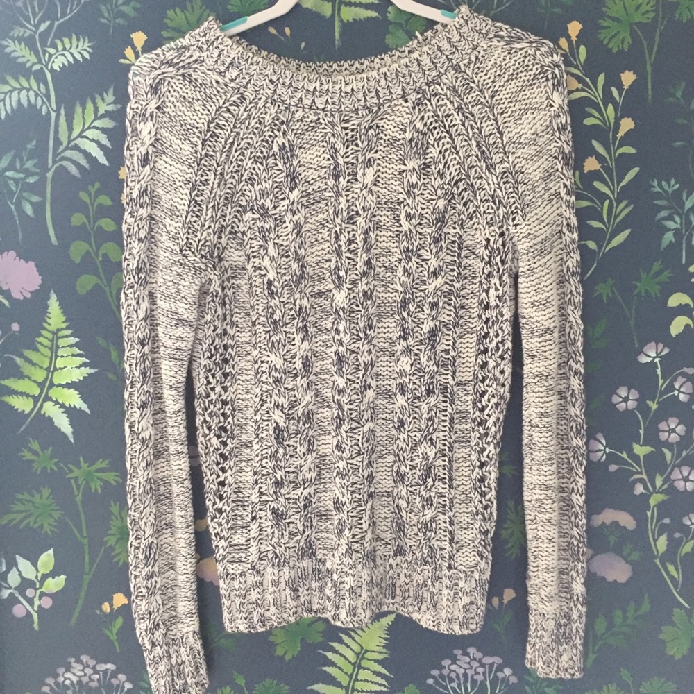 Gap white and grey sweater